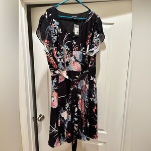 NWT Citychic Dress- short sleeve, floral, button detail on front
